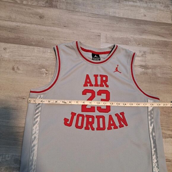 Nike Air Jordan # 23 Basketball Boys Jersey Youth Size XL 13-15 Years Grey - Picture 9 of 13